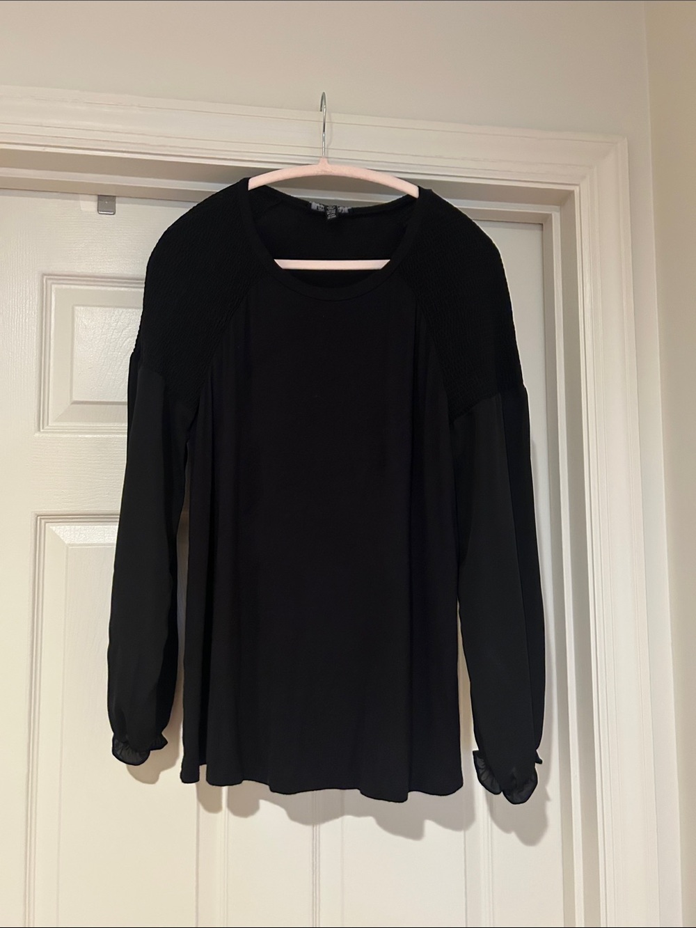 Ellen Tracy Black Long Sleeve Blouson Top